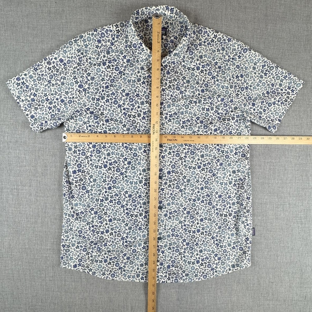 Patagonia Shirt Mens XL Blue Floral Organic Cotton Short Sleeve Button Up Casual - Picture 7 of 9